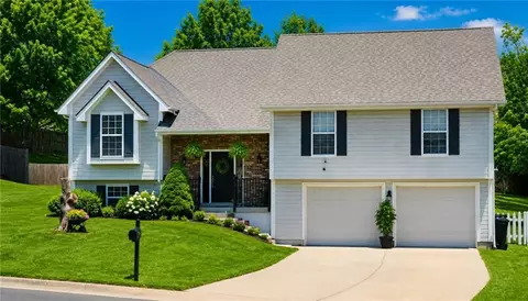 19415 E 13th St, Independence, MO 64056