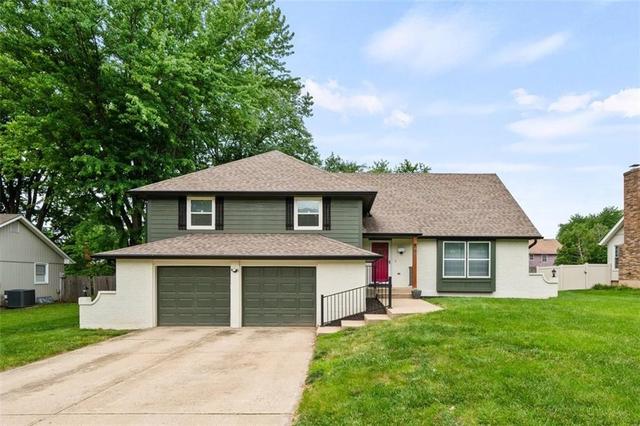 901 NW Springwood Dr, Blue Springs, MO 64015