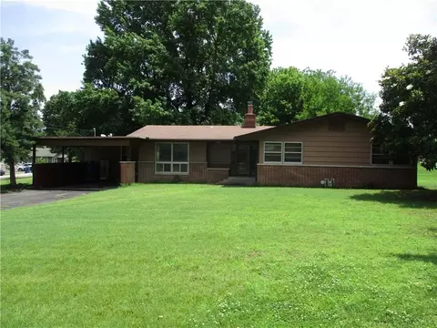 1816 Cherokee Ave, Baxter Springs, KS 66713