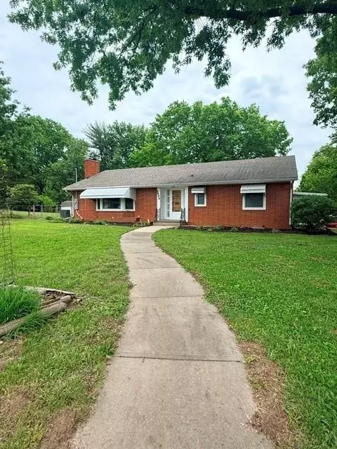 7323 Manchester Ave, Kansas City, MO 64133