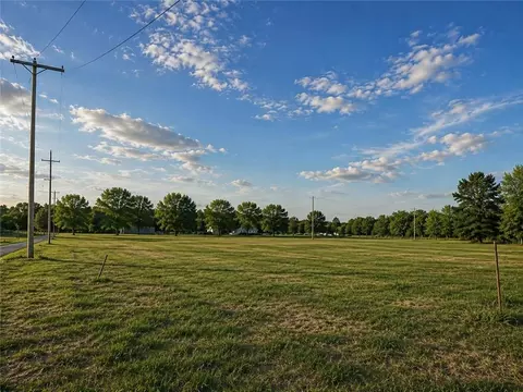 0000 N 9th St, Chetopa, KS 67336