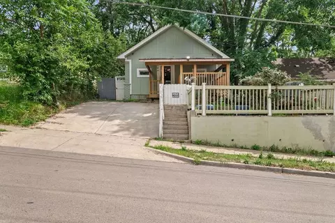 5441 E 27th St, Kansas City, MO 64127