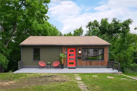 Exterior - 9808 E 22nd St, Independence, MO 64052 photo 2 of 5