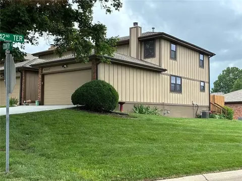4205 Country Ln #C, Saint Joseph, MO 64506