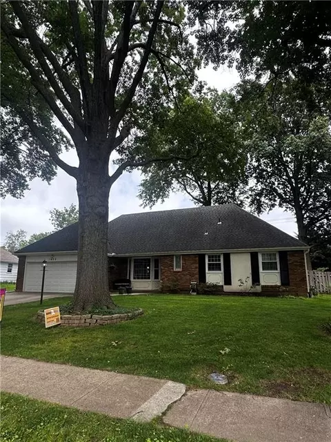 1400 SW Charleston St, Lees Summit, MO 64081
