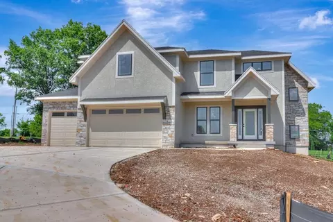 2609 NE Amanda Ln, Blue Springs, MO 64029