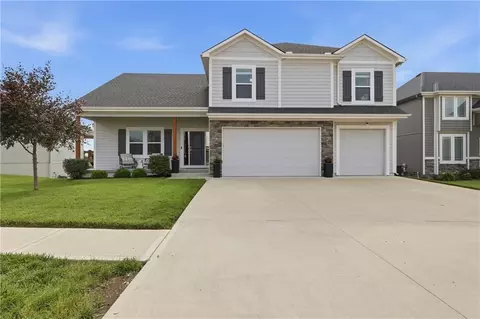 1809 NW Nicholas Dr, Grain Valley, MO 64029