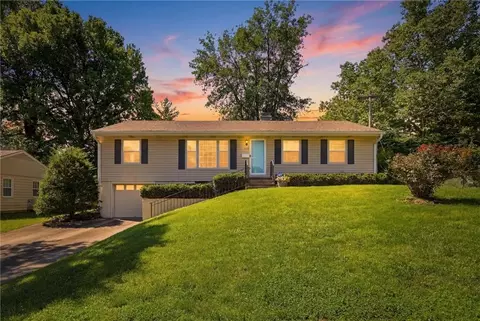 3815 NE 51st Ter, Kansas City, MO 64119