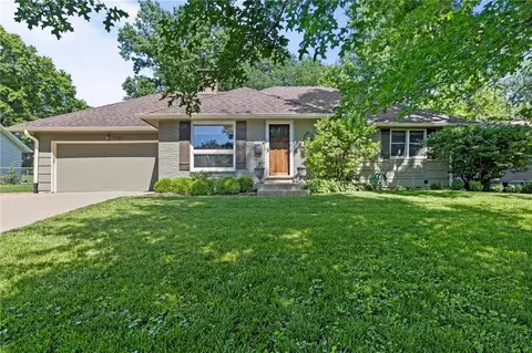 7729 Windsor St, Prairie Village, KS 66208