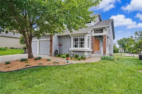 3516 SW Willow Brook Ln, Topeka, KS 66614