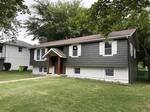 101 Manor Dr, Belton, MO 64012