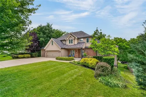 7608 NW Roberts Rd, Weatherby Lake, MO 64152
