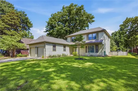 8500 W 72nd St, Overland Park, KS 66204