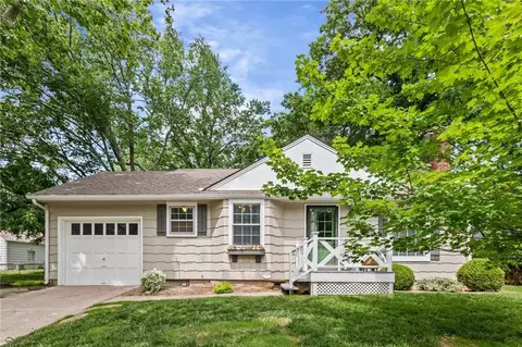 5227 Rosewood Dr, Roeland Park, KS 66205
