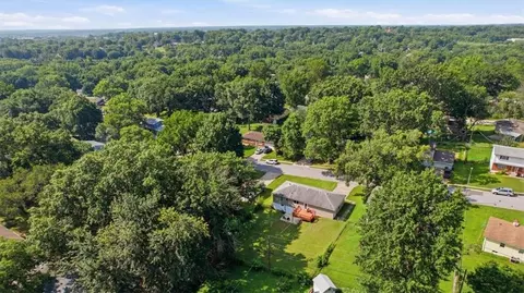 View/Area - 16608 E 31st St, Independence, MO 64055 photo 2 of 2