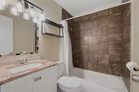Bath - 16608 E 31st St, Independence, MO 64055 photo 2 of 3