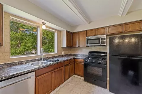 Kitchen - 16608 E 31st St, Independence, MO 64055 photo 1 of 2