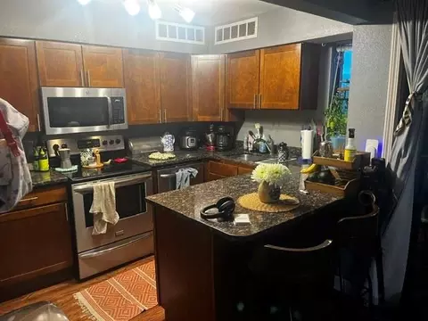104 E 41 St #6, Kansas City, MO 64111
