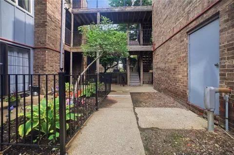 104 E 41 St #6, Kansas City, MO 64111