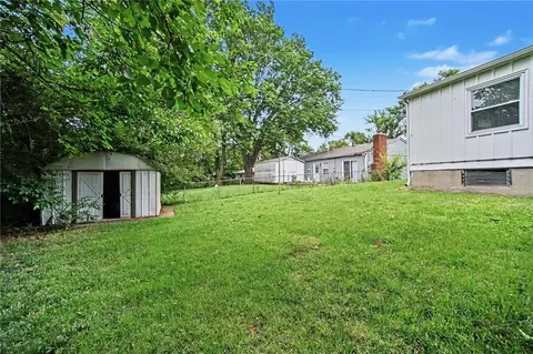 Exterior - 6000 E 152nd St, Grandview, MO 64030 photo 4 of 5