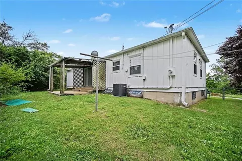 Exterior - 6000 E 152nd St, Grandview, MO 64030 photo 5 of 5
