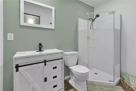 Bath - 111 Elm St, Lathrop, MO 64465 photo 2 of 3
