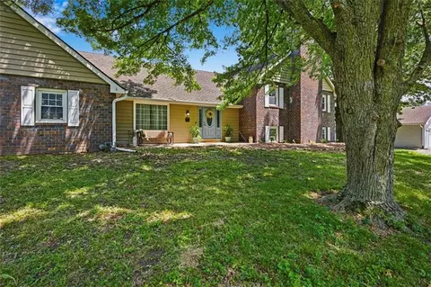 Exterior - 111 Elm St, Lathrop, MO 64465 photo 5 of 15