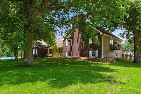 Exterior - 111 Elm St, Lathrop, MO 64465 photo 4 of 15