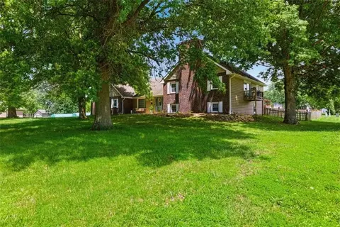 Exterior - 111 Elm St, Lathrop, MO 64465 photo 3 of 15