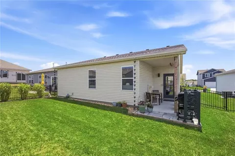 Exterior - 27116 E Sycamore St, Lees Summit, MO 64086 photo 9 of 16