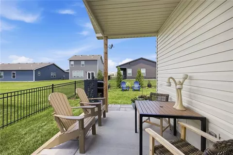 Exterior - 27116 E Sycamore St, Lees Summit, MO 64086 photo 4 of 16