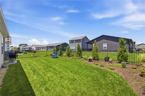 Exterior - 27116 E Sycamore St, Lees Summit, MO 64086 photo 7 of 16