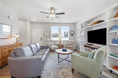Living - 27116 E Sycamore St, Lees Summit, MO 64086 photo 3 of 5