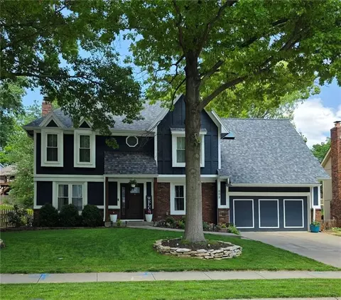 608 Butternut Ln, Liberty, MO 64068