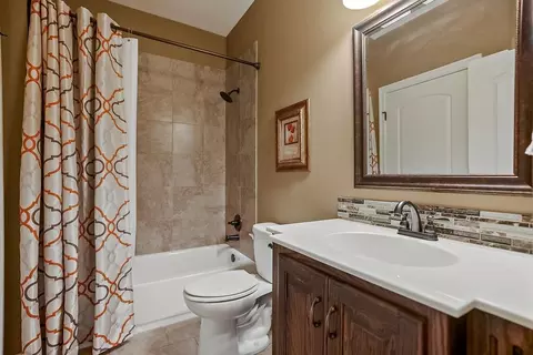 Bath - 1422 Brompton Ln, Raymore, MO 64083 photo 1 of 5