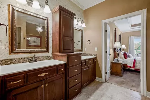 Bath - 1422 Brompton Ln, Raymore, MO 64083 photo 2 of 5
