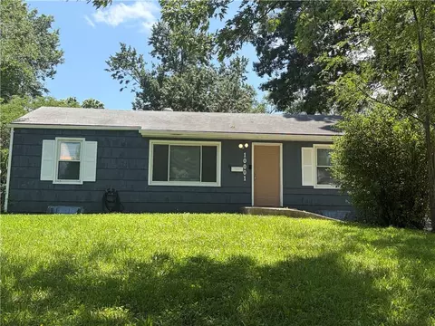 10001 Bellaire Ave, Kansas City, MO 64134