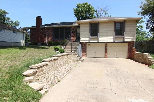 11200 W 51st Ter, Shawnee, KS 66203