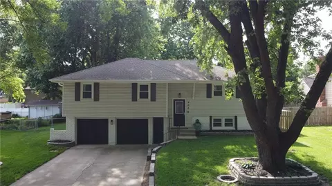 408 N Jefferson St, Raymore, MO 64083