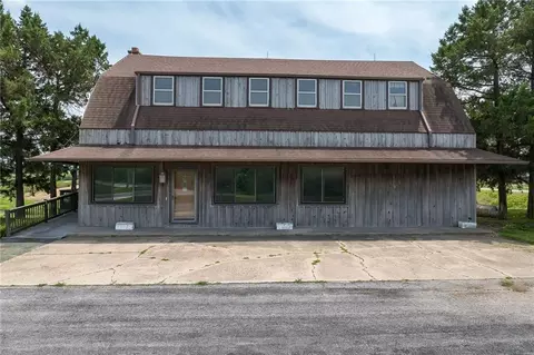 802 E Nodaway St, Oregon, MO 64473
