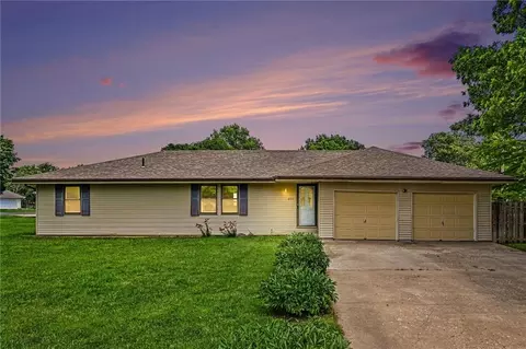 604 Short St, Lathrop, MO 64465