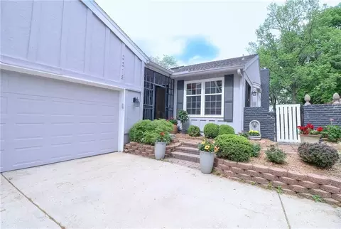 2218 Condolea Ter, Leawood, KS 66209