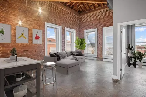 113 W 5th St #305, Kansas City, MO 64105