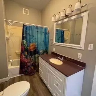Bath - 3221 Mitchell Ave, Saint Joseph, MO 64507 photo 1 of 1