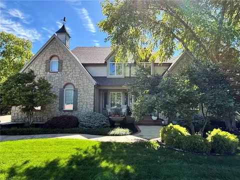 14107 Manor Rd, Leawood, KS 66224