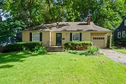 4101 W 69th St, Prairie Village, KS 66208