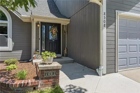 8508 NE 109th St, Kansas City, MO 64157