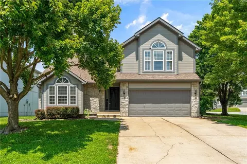 3856 SW Windsong Dr, Lees Summit, MO 64082