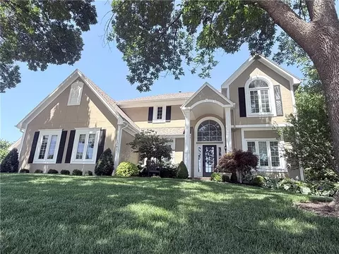 1041 SW Ellis Dr, Lees Summit, MO 64081