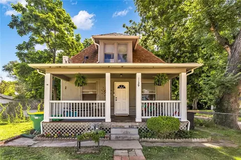 1129 S 36th St, Kansas City, KS 66106